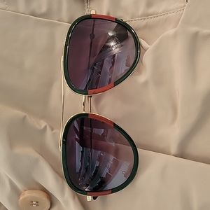 GUCCI SUNGLASSES